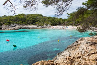 Cala en Turqueta plajı, Menorca İspanya