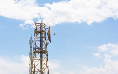 Telekom kulesi, cep telefonu kulesi, baz istasyonu.