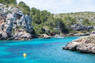 Menorca adasında güzel Cales Koyular
