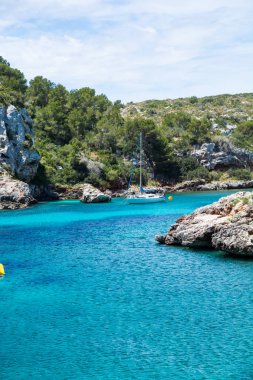 Menorca adasında güzel Cales Koyular