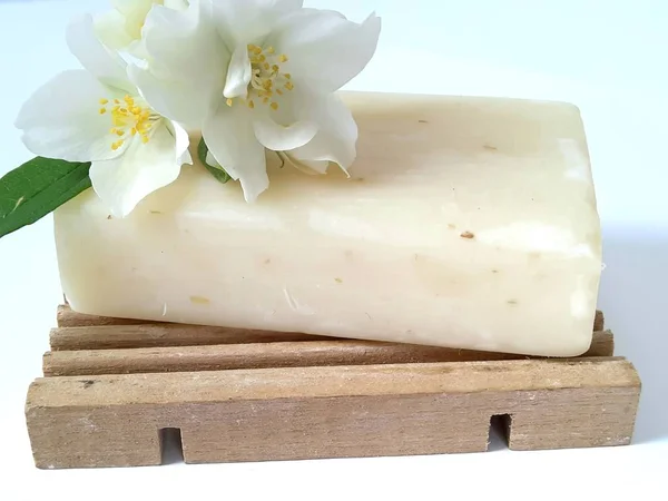 天然肥皂与茉莉花 — 图库照片