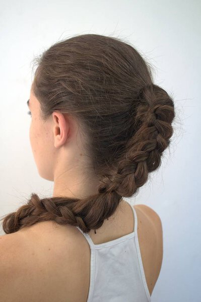 Причёска на длинных волосах
