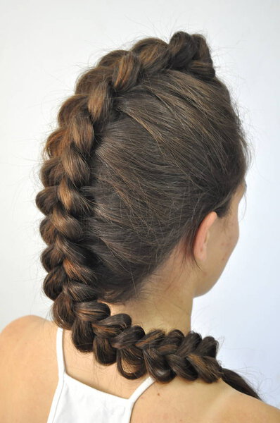 Причёска на длинных волосах
