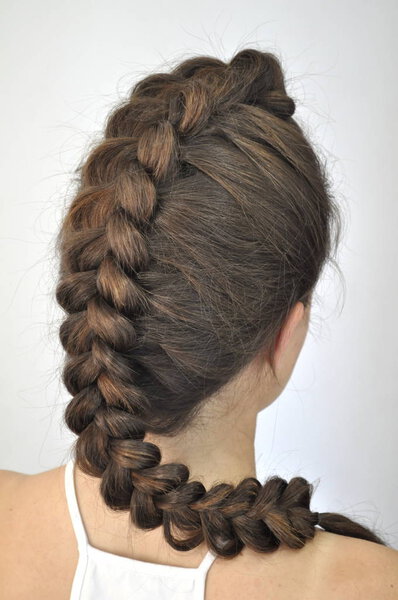 Причёска на длинных волосах
