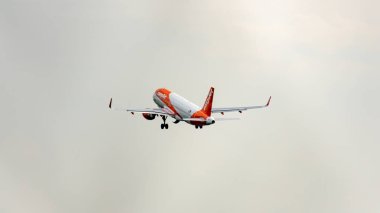 Köln-Bonn, Kuzey Ren-Vestfalya, Airport, Almanya - 28 Ağustos 2019 Easyjet Boeing 737-800 Almanya'da Köln Bonn havaalanında başlıyor, Easyjet bir İngiliz havayolu şirketi ve easygroup'un bir parçası