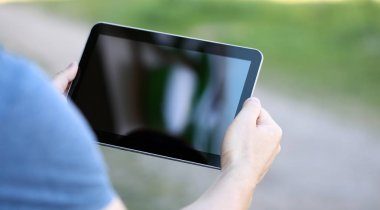 Modern gadget tutan adam