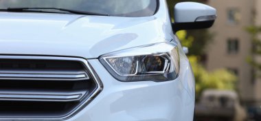 Güzel lüks beyaz araba