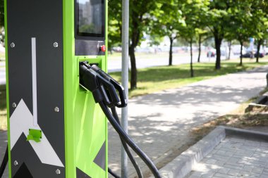 Elektrikli araba şarj istasyonu