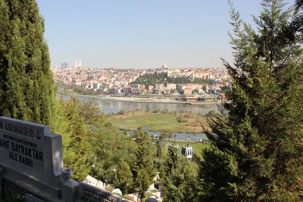 Επισκόπηση Του Γκόλντεν Χορν Της Κωνσταντινούπολης Και Του Taksim — Φωτογραφία Αρχείου