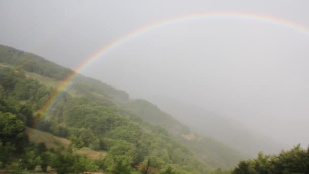 Der Moment Dem Der Regenbogen Seine Ganze Schönheit Zeigt — Stockvideo