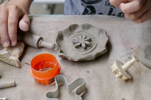 Making pottery from clay and for pleasure