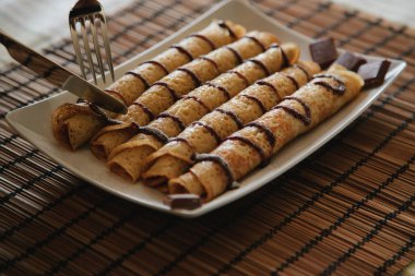 Rulo krep tabakta çikolata ile