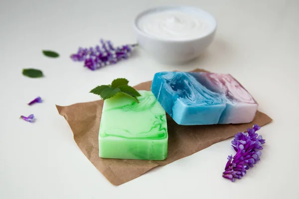 Handmade soap on the craft paper — Stock Photo, Image