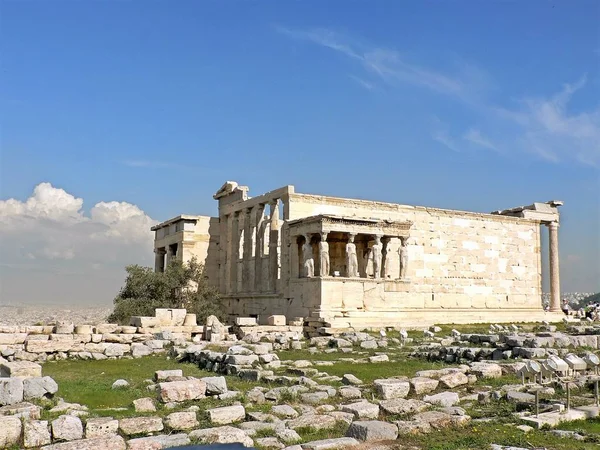 Świątynia Erechtheion Błękitnym Niebem Akropolu Atenach Grecja — Zdjęcie stockowe