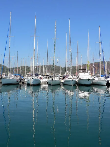 Reflectie Het Water Van Jachten Haven — Stockfoto