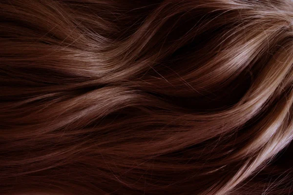 Krásný Vlasy Dlouhé Kudrnaté Červené Vlasy Obarvení Tmavě Červeném — Stock fotografie