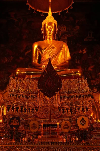 A Wat Pho Golden Buddha, a reclining Golden Buddha temploma, Bangkok, Thaiföld. — Stock Fotó
