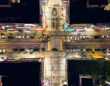 Havadan görünümü bir gece şehir 