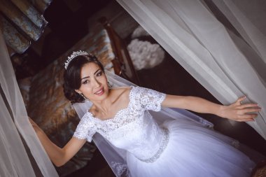 Gelinlikli poz güzel gelin