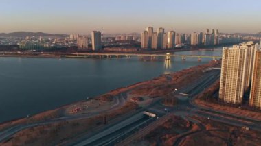 Incheon Güney Kore Riverside şehir merkezi hava görünümü