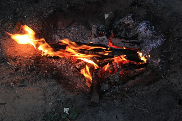 Kampta şenlik ateşi
