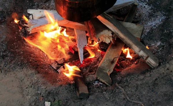 The cooking on a bonfire — Stock Photo, Image