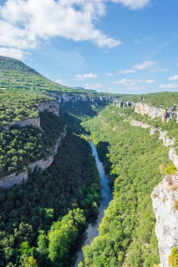 Ebro Nehri Kanyonu. Burgos ilindeki Alto Ebro kanyonunun doğal alanı.