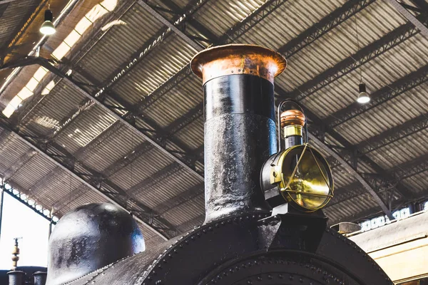 Oude Stoomlocomotief Een Oud Treinstation — Stockfoto