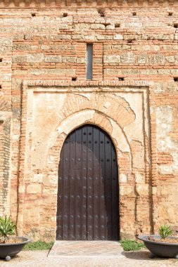 Kiliseye. Niebla, İspanya 'nın güneyinde, Huelva eyaletinin tipik bir kasabasıdır. Endülüs