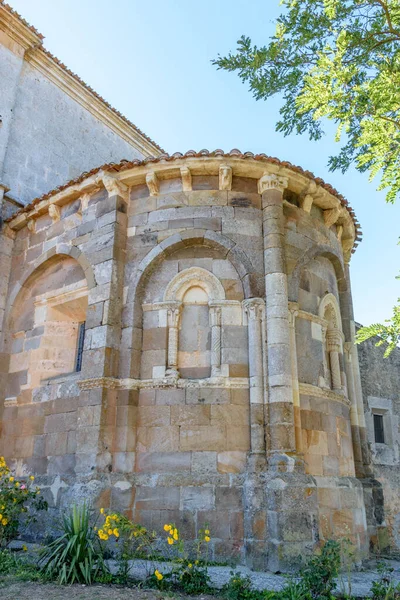 La Piedra, Burgos, Castilla y Leon, İspanya 'daki Santa Maria Kilisesi' nin Romanesk kilisesi.