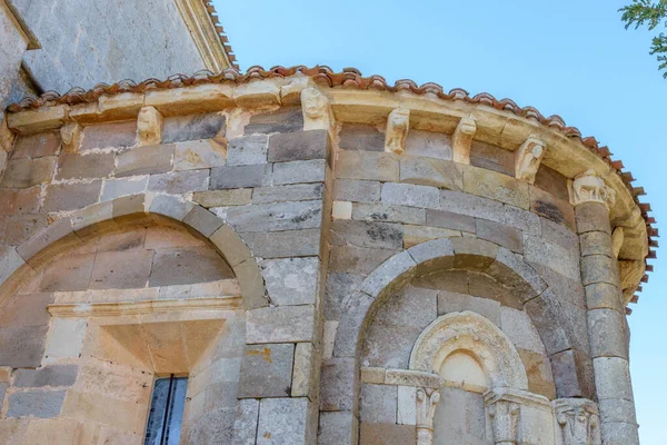 La Piedra, Burgos, Castilla y Leon, İspanya 'daki Santa Maria Kilisesi' nin Romanesk kilisesi.