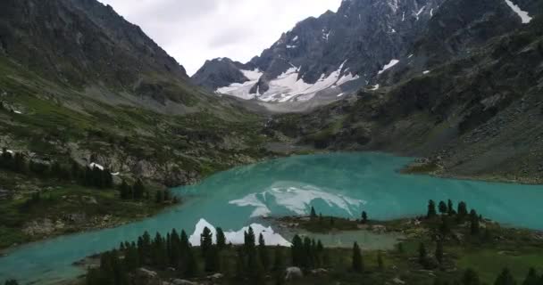 Chuva Lago Azul Turquesa Kuiguk Altai Rússia — Vídeo de Stock