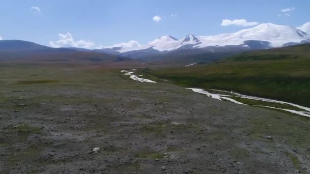 Szent Valley Peace Ukok Hegyekkel — Stock videók