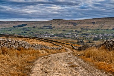 Büyük Shunner Fell doğru Pennine Yolu