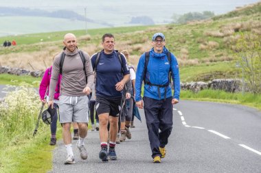 Yorkshire Dales 3 Peaks üzerinde Walkers