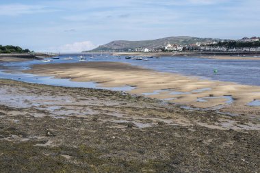 Colwyn Körfezi, Galler 'in kuzey kıyısında, Conwy County Borough' da, İrlanda Denizi kıyısına bakan bir kasabadır.