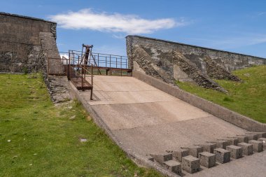 Potter Fell, İngiltere 'nin Cumbria eyaletinde yer alan Burneside ve Staveley köylerinin yakınlarındaki bir şelaledir. Şelalede Gurnal Dubs Tarn ve Potter Tarn da dahil olmak üzere birkaç tarn mevcuttur. Potter Fell 'in dört büyük zirvesi var. Bunlardan ikisi Alfred Wainw' da geçiyor.