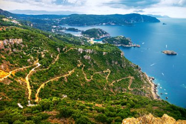 Paleokastritsa 'nın hava panoramik manzarası, Korfu Adası, Yunanistan