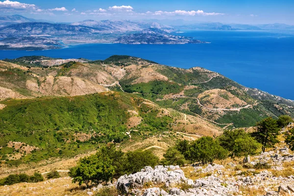 Pantokrator Dağının Yüksek Zirvesinden Doğuya Arnavutluk Bakan Korfu Adasının Panoramik Telifsiz Stok Fotoğraflar