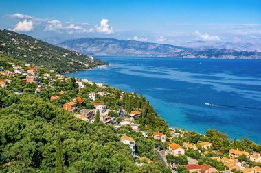 Yunanistan 'ın Korfu kentindeki Barbati' nin panoramik hava manzarası