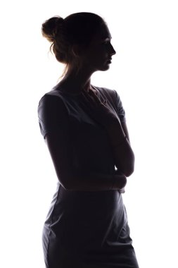 beyaz izole arka plan üzerinde sakin bir genç kadının silueti, ince pensive kız figürü