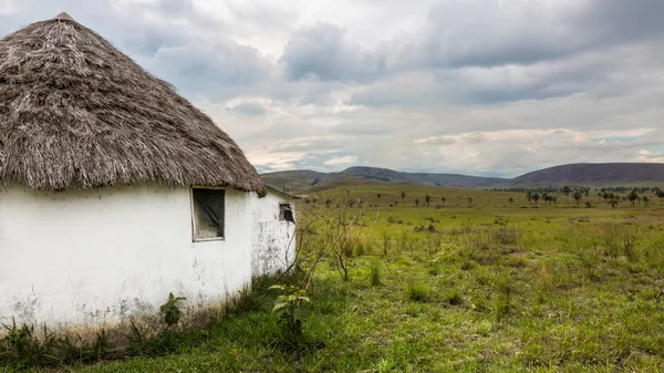Venezuela Yerlileri geleneksel kulübe 
