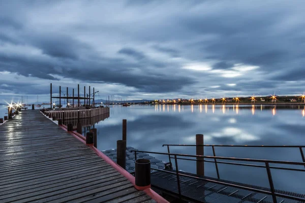 gün batımında ushuaia defne iskelesi