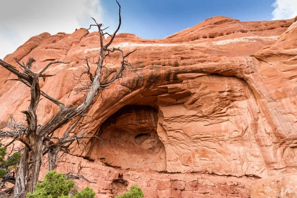 kırmızı dağ, nadir oluşumlar, kemerler milli park