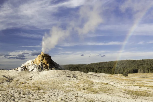 Arco Iris Géiser Parque Nacional Yellowstone —  Fotos de Stock