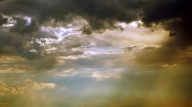 Yükselen bulutlar. Uçan bulutlar. Zaman atlamalı. Zıt bulutlar. Yaşayan gökyüzü Akan bulutlar. Akan bulutlar. Zıt bulutlar. Gök gürültüsü bulutları. Gök -yüzü. Akşam gökyüzü. Günbatımı