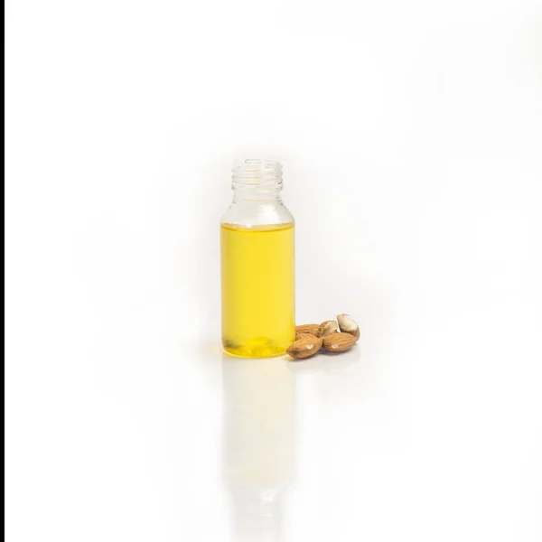 Mandelöl Afghanistan Mandelnusshaufen Isoliert Auf Weißem Hintergrund — Stockfoto