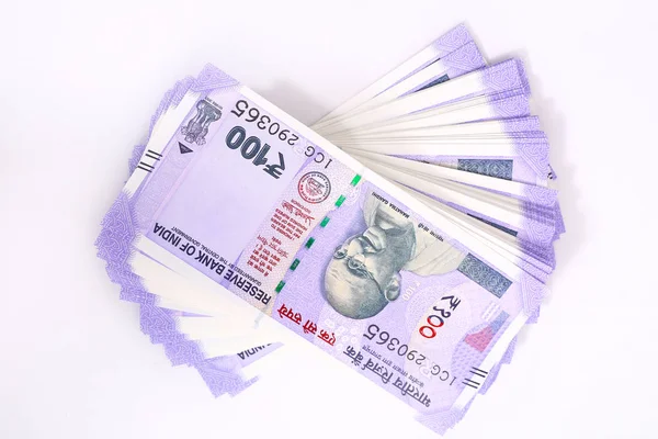 新しい 100 インドルピー通貨 白い背景に隔離 — ストック写真