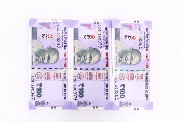 Nieuwe Indiase Munt Bankbiljetten Geïsoleerd Witte Achtergrond — Stockfoto
