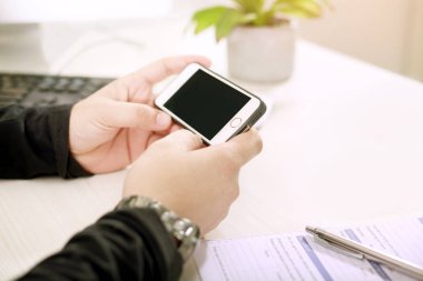 Akıllı telefonun resmi.